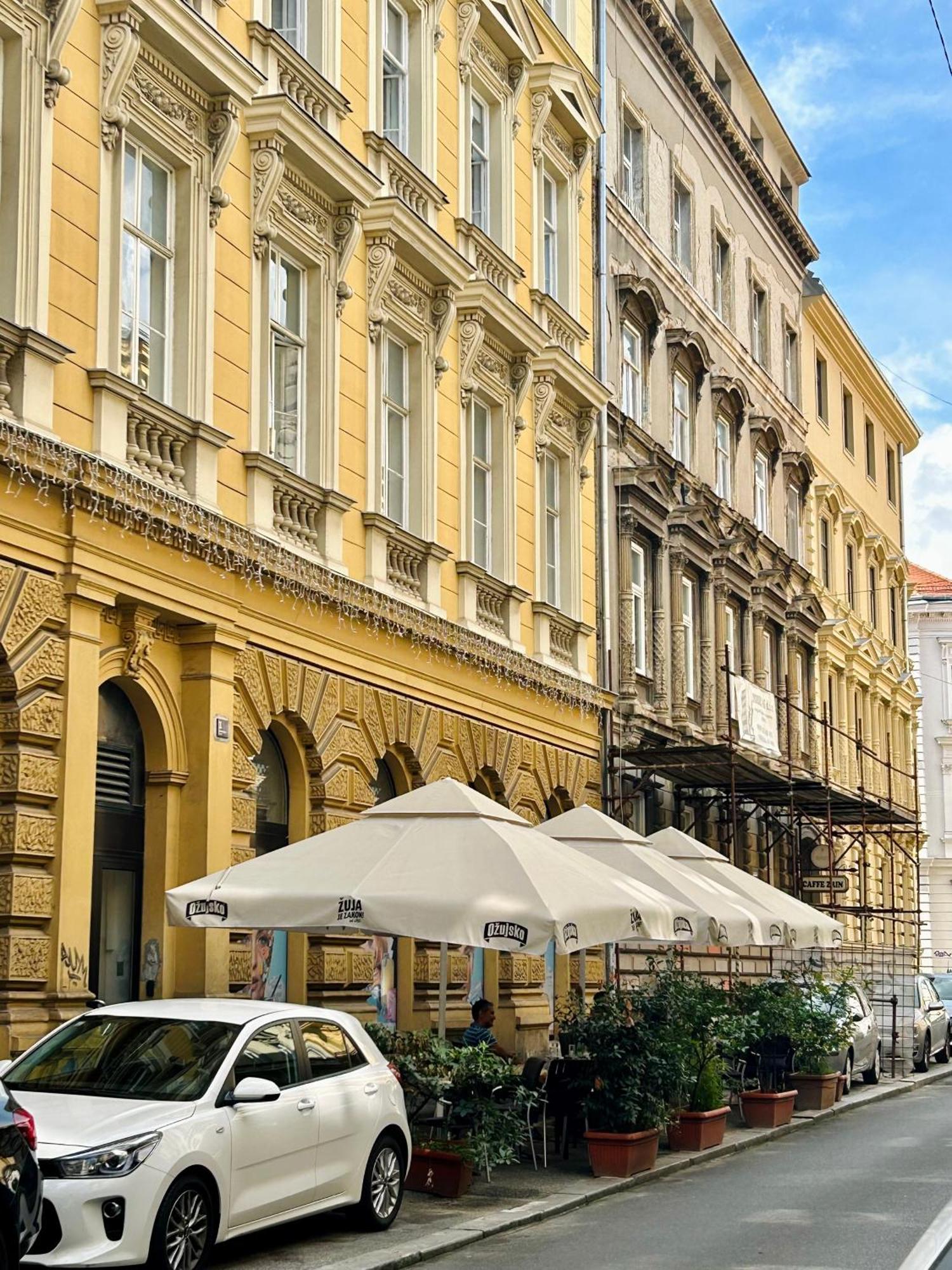Local Heart At Main Square And Zrinjevac Park! Zagreb Exterior foto